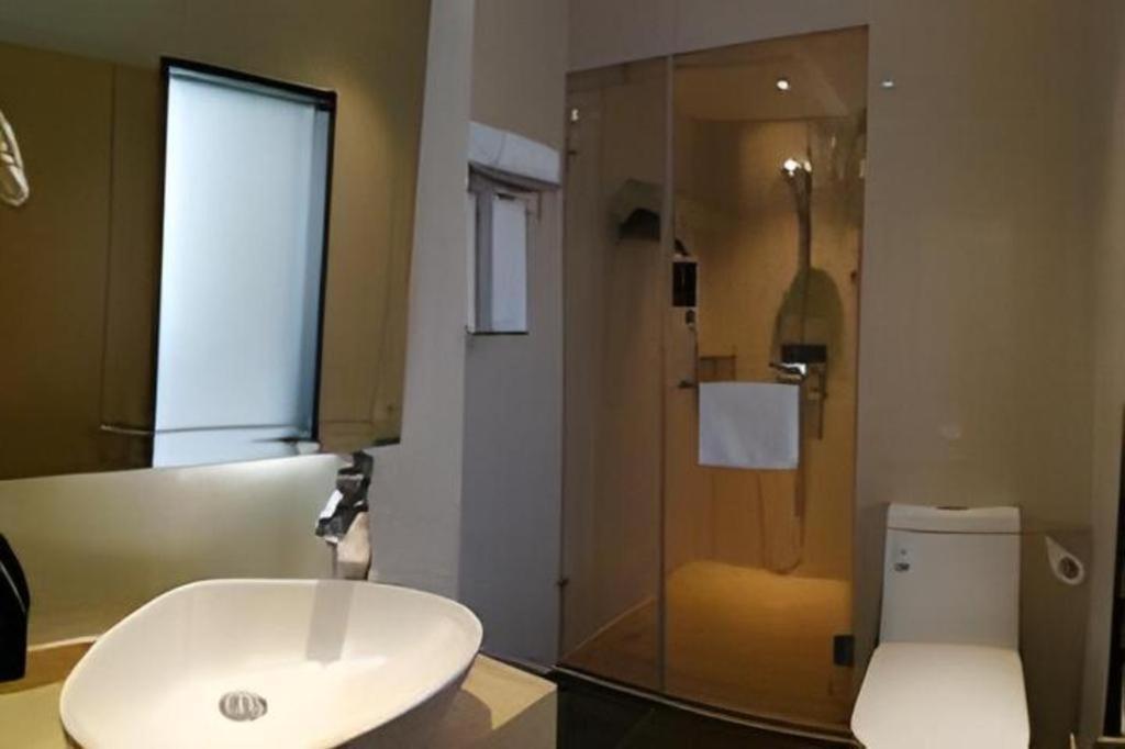 Comfort Chongming Baotown Hotel